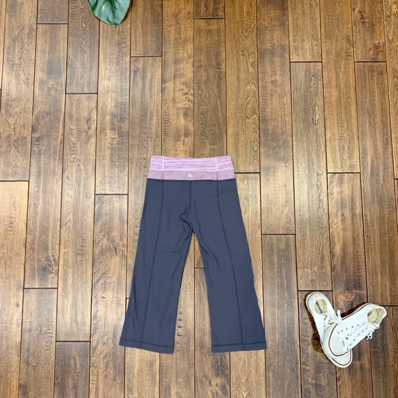 β¨ SOLD β¨ Lululemon Cropped Leggings π¦ - Picture 1 of 8